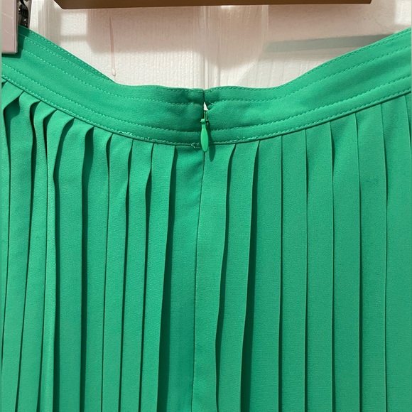 J. Crew Accordion Pleated Kelly Green Midi Skirt - Picture 3 of 7